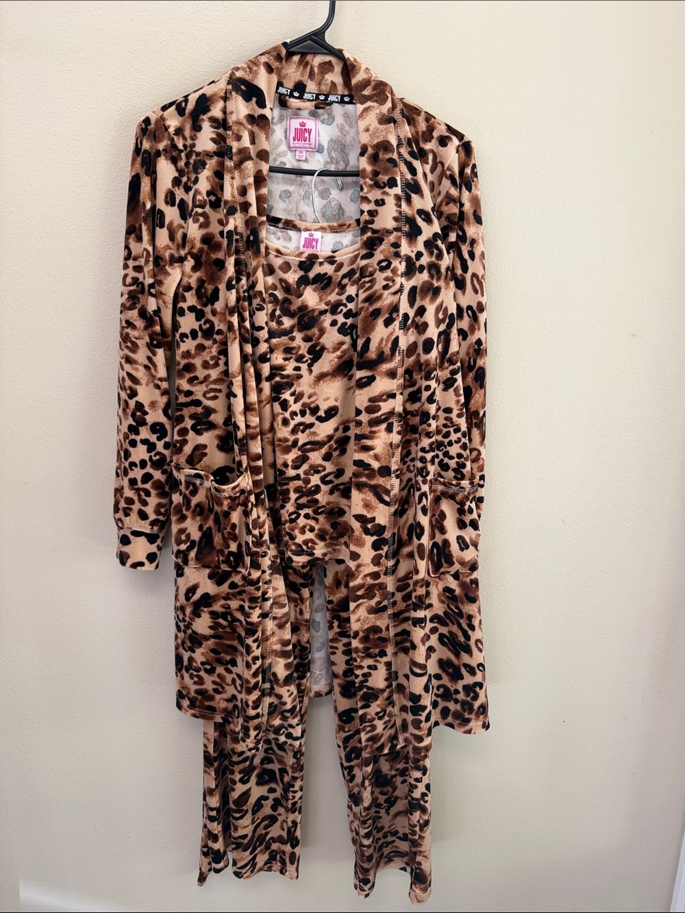 Juicy Couture Leopard Print Plush Pajama Set and Robe in Tan & Brown SzXS